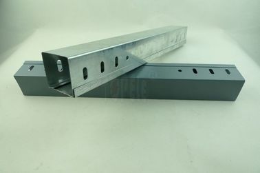 Acciaio inossidabile Pre-galvanizzato / zincato Cable Tray per cabli elettrici perforato GI Cable Trunking