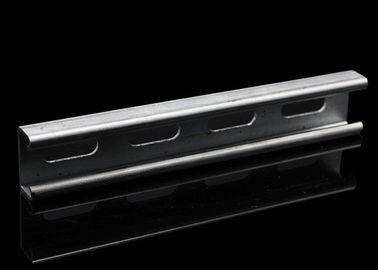 41x21mm 41x41mm / Strut a fessura in acciaio leggero canale C e canale U/
