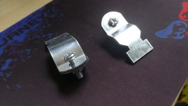 Clampada di canale di trazione galvanizzata standard UL prodotta per EMT e condotti elettrici rigidi